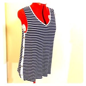 3/$15 W5 (Anthropology) Navy blue & white top